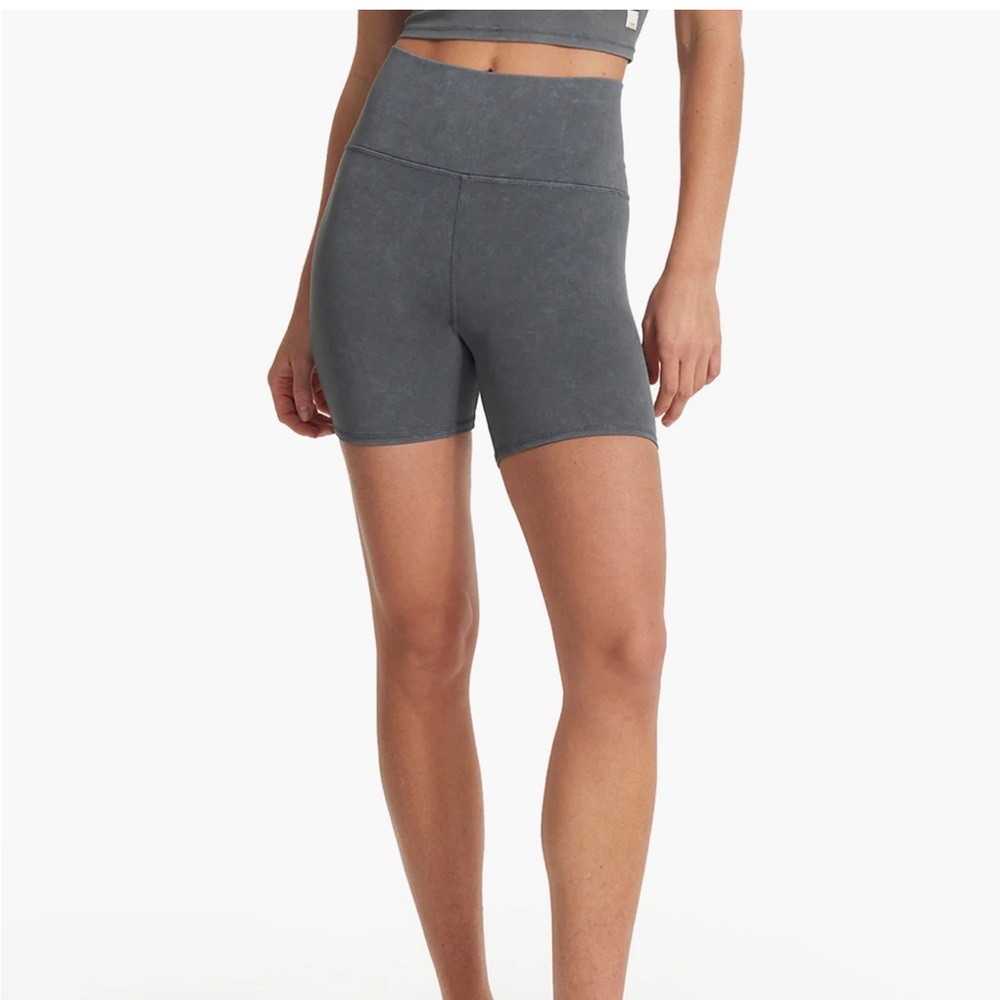 Vuori Gray Bike Shorts High-Waisted Athletic Fit